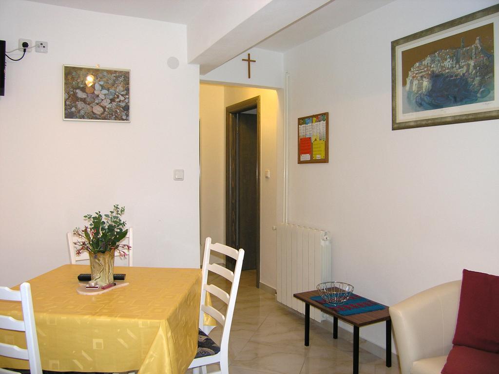 Apartment Martina Krk Town Eksteriør bilde